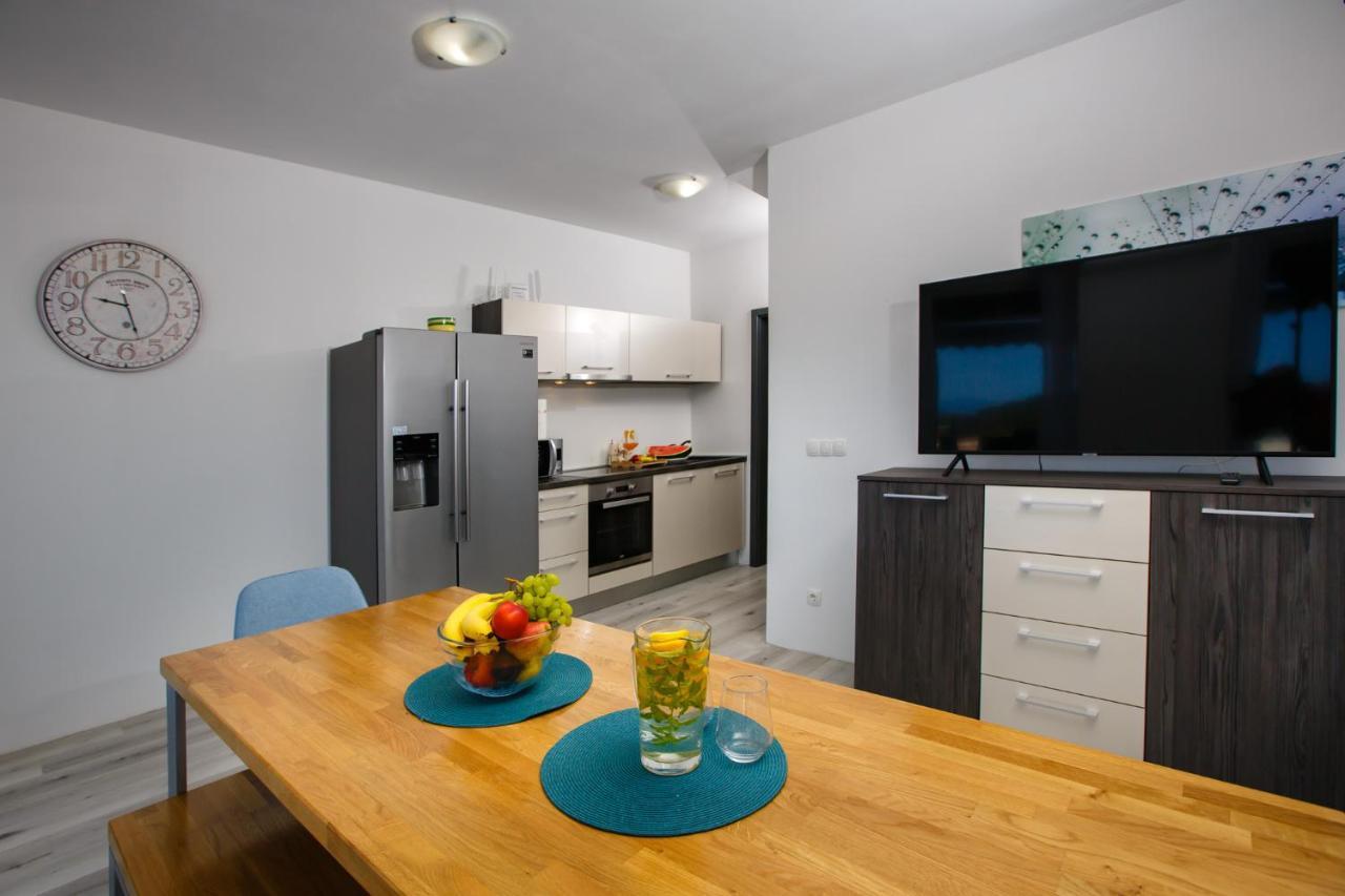 Villa Venka 라브 외부 사진