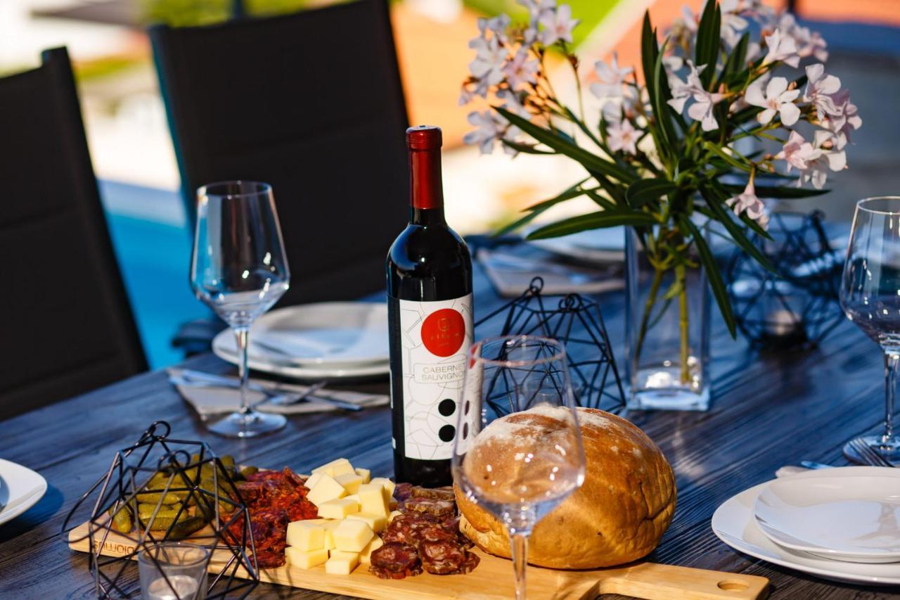 Villa Venka 라브 외부 사진