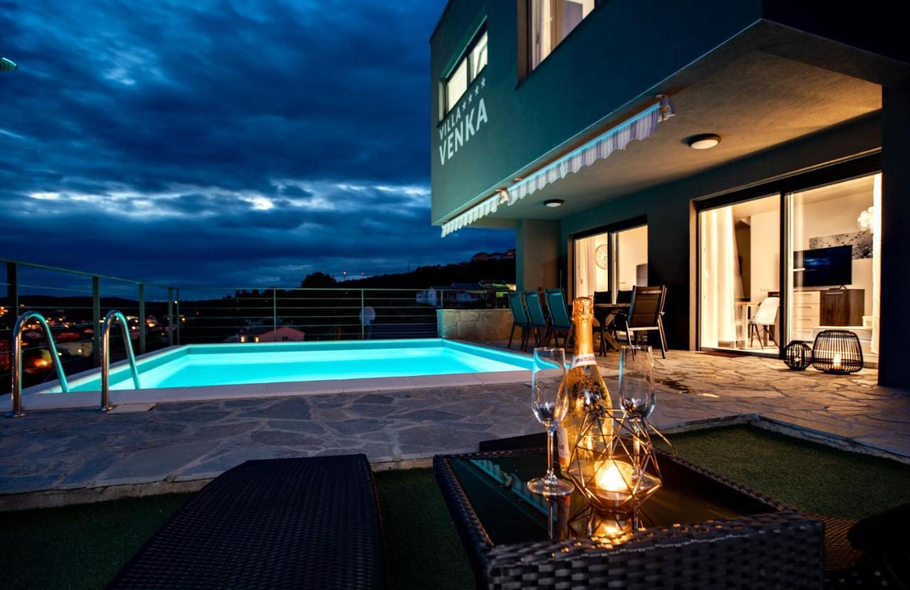 Villa Venka 라브 외부 사진