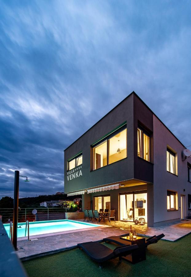 Villa Venka 라브 외부 사진